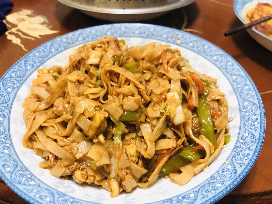 家庭版简单炒河粉