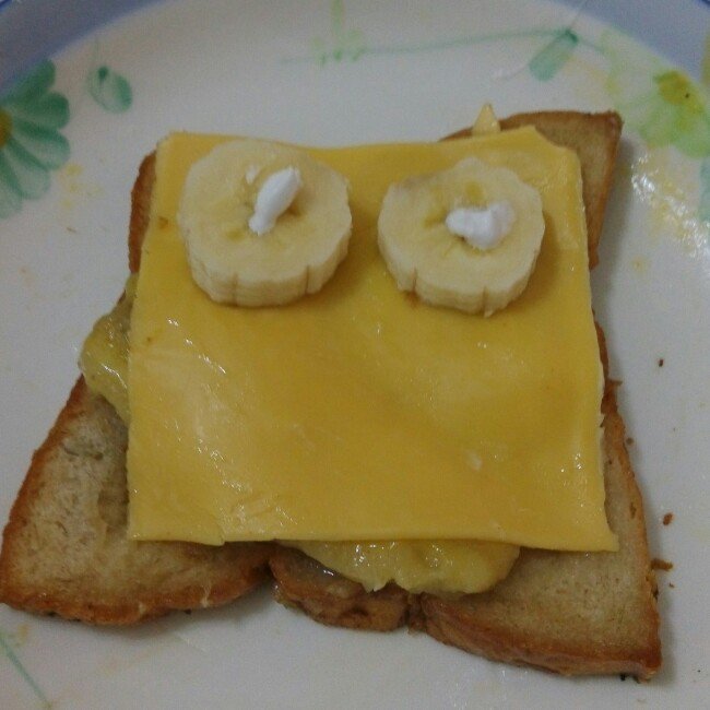 奶香土司配砂糖香蕉