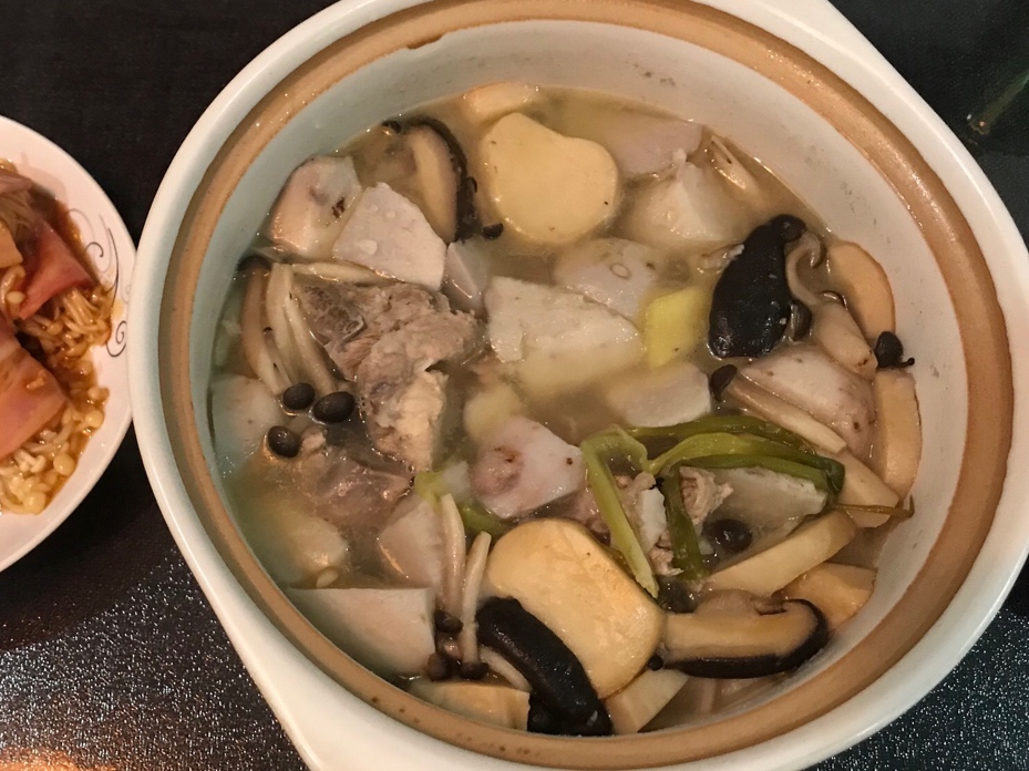 营养美味的菌菇芋艿排骨汤