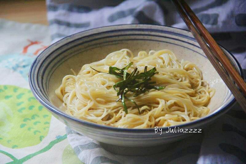 简单好吃的葱油面