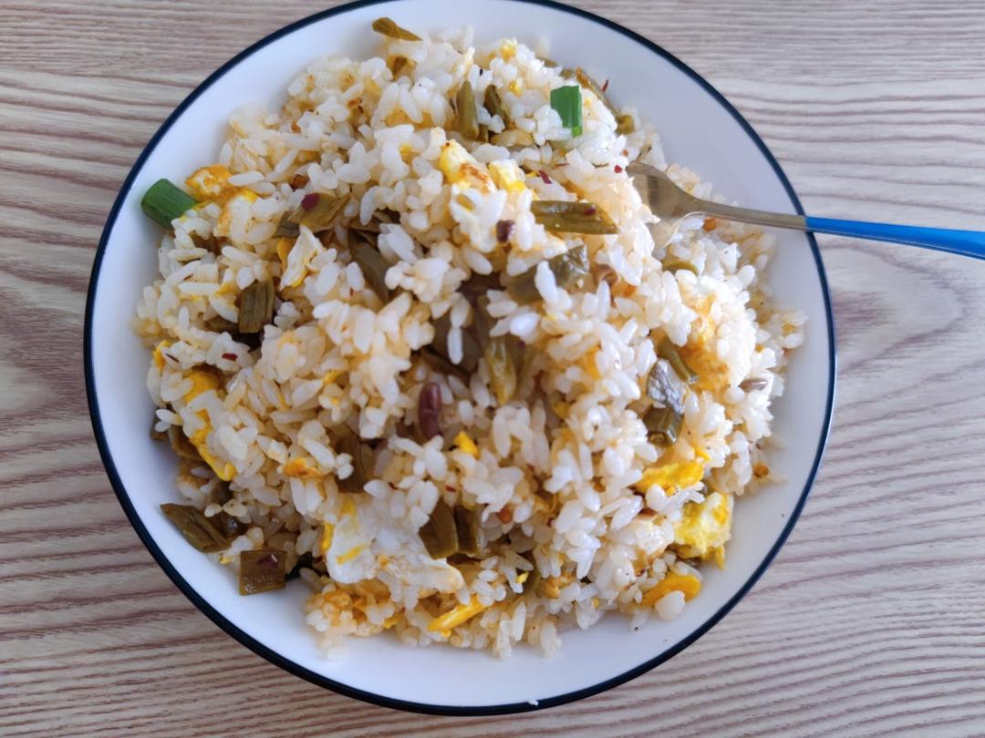 酸豆角炒饭