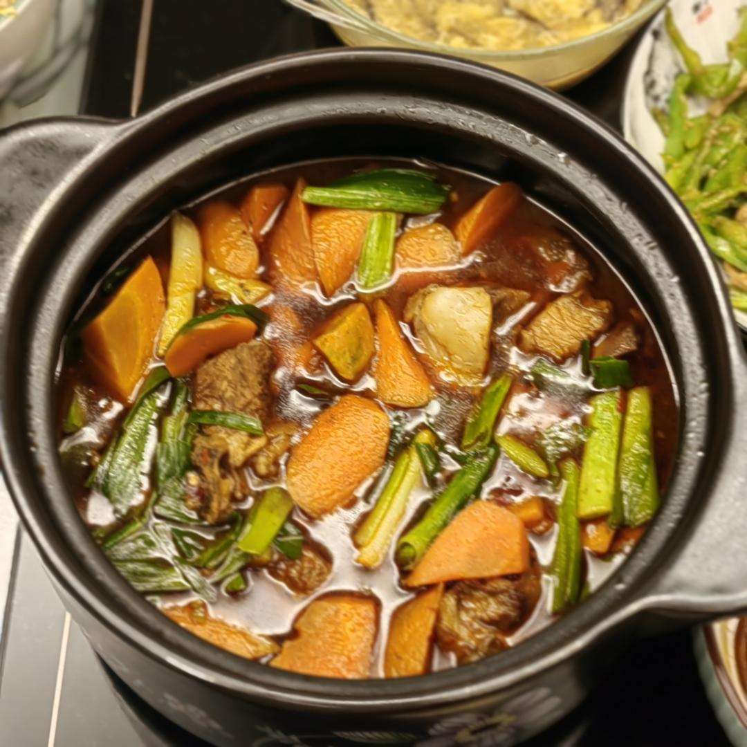 【红烧羊肉煲】
