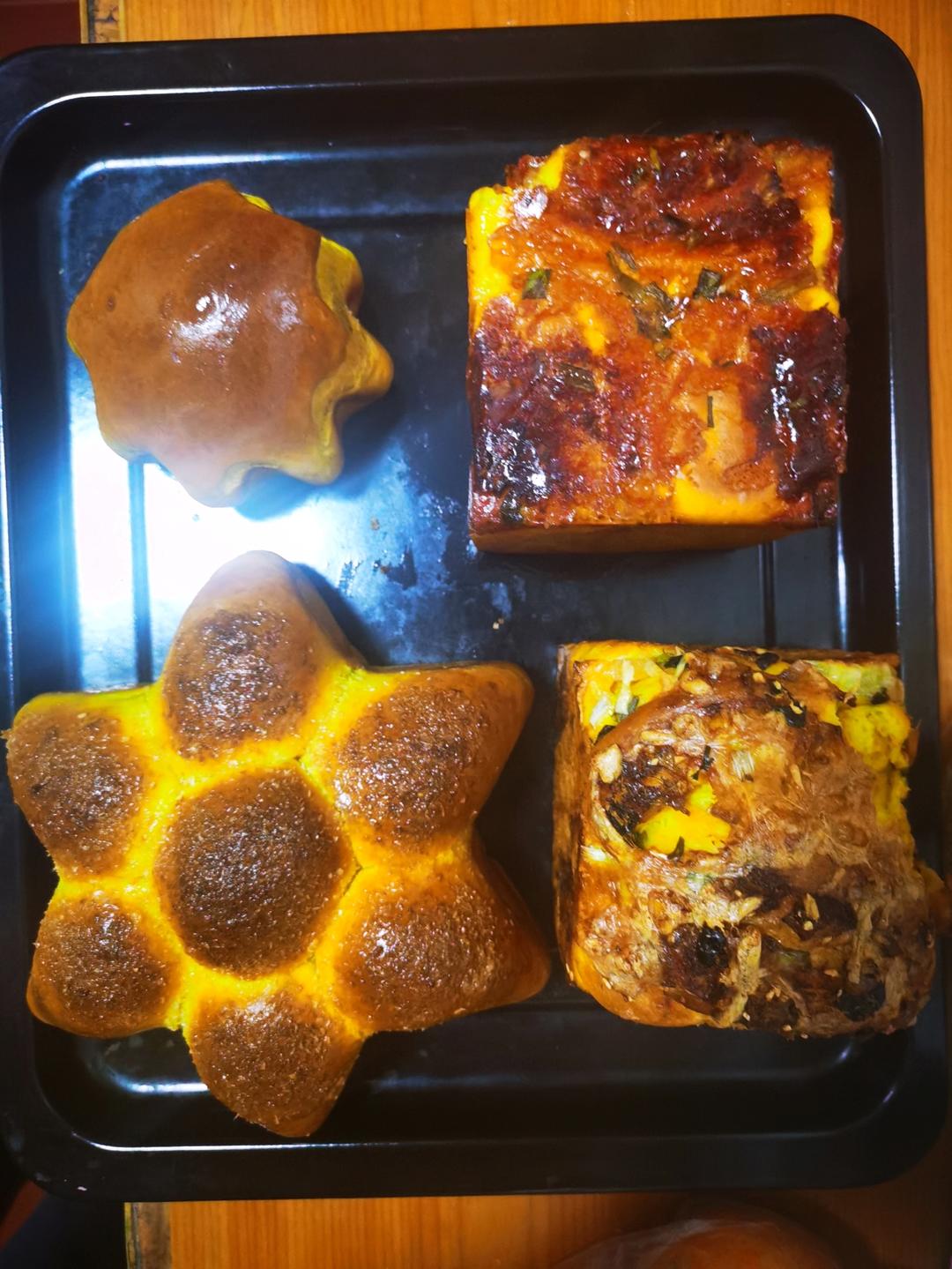 金灿灿的南瓜吐司，松软得没话说！