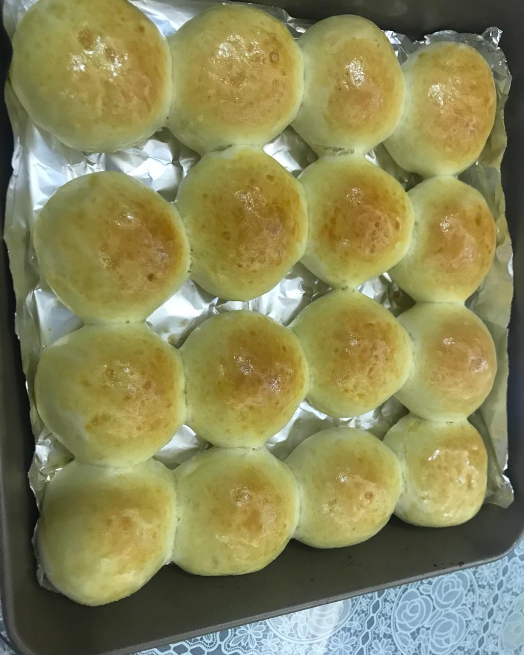 面包口感烤包子～快速发面黑胡椒香肠土豆泥馅