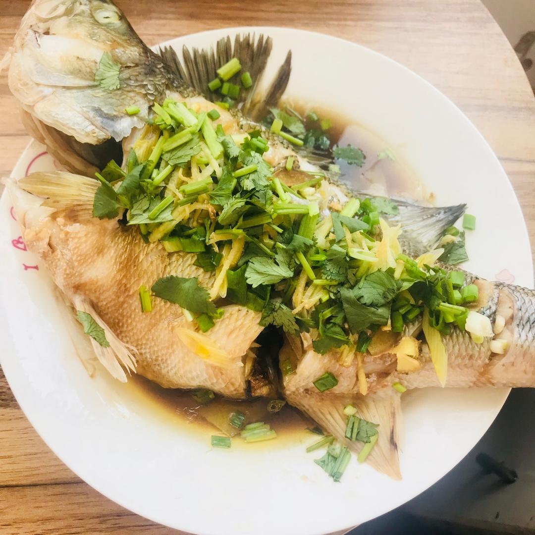 清蒸鲈鱼  宝宝健康食谱