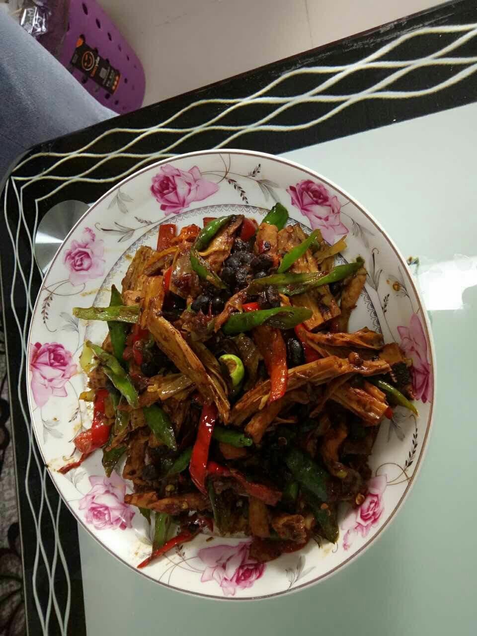 腐竹豆豉炒肉，