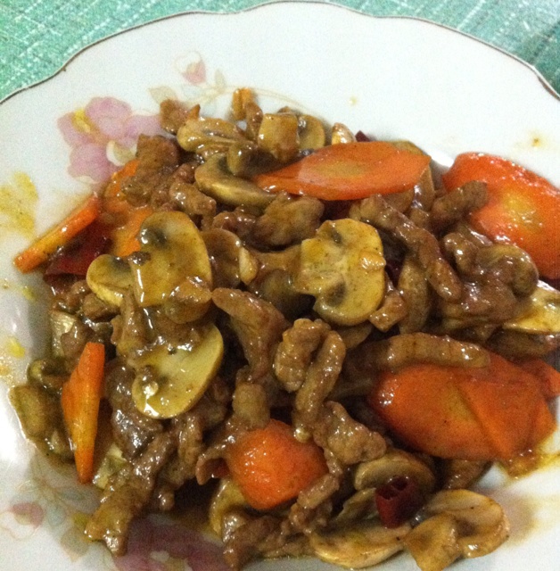 酱炒蘑菇牛肉