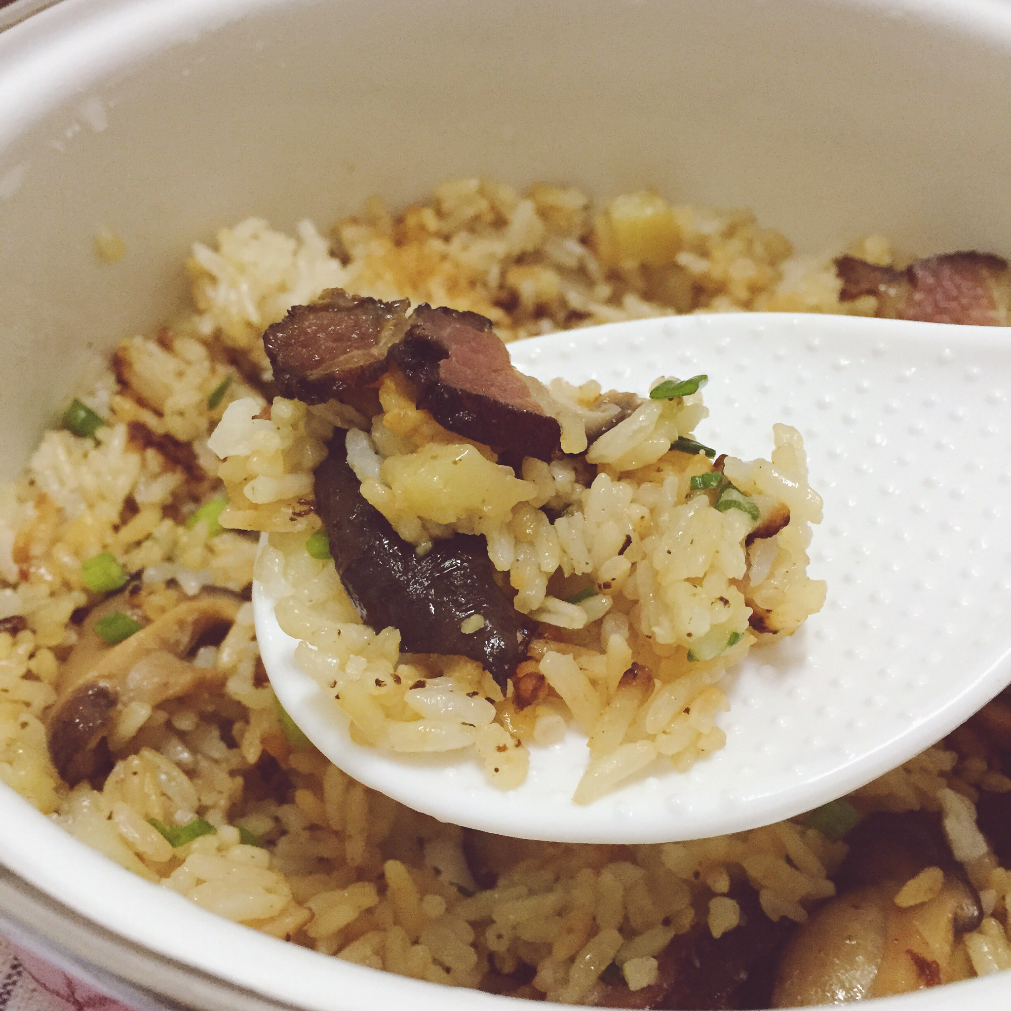 腊味土豆焖饭【懒人版快手电饭煲美食】