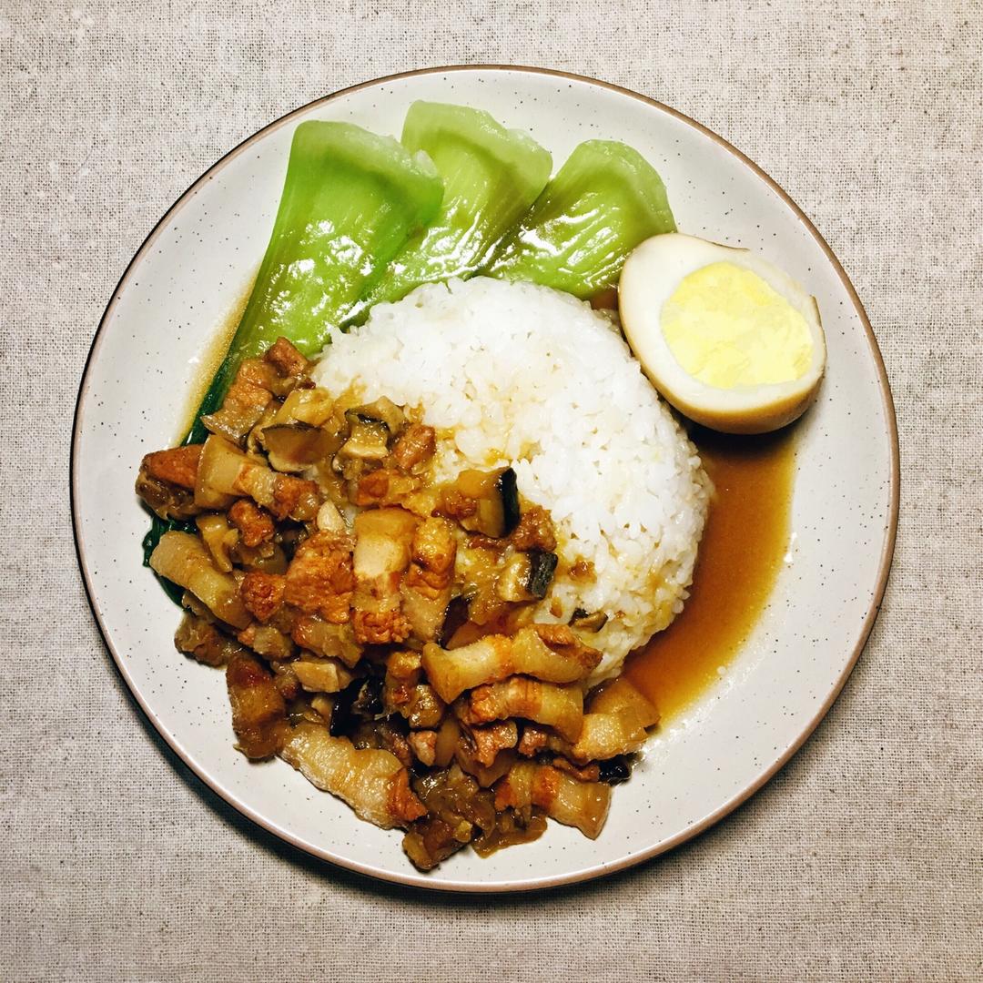 洋葱酥卤肉饭