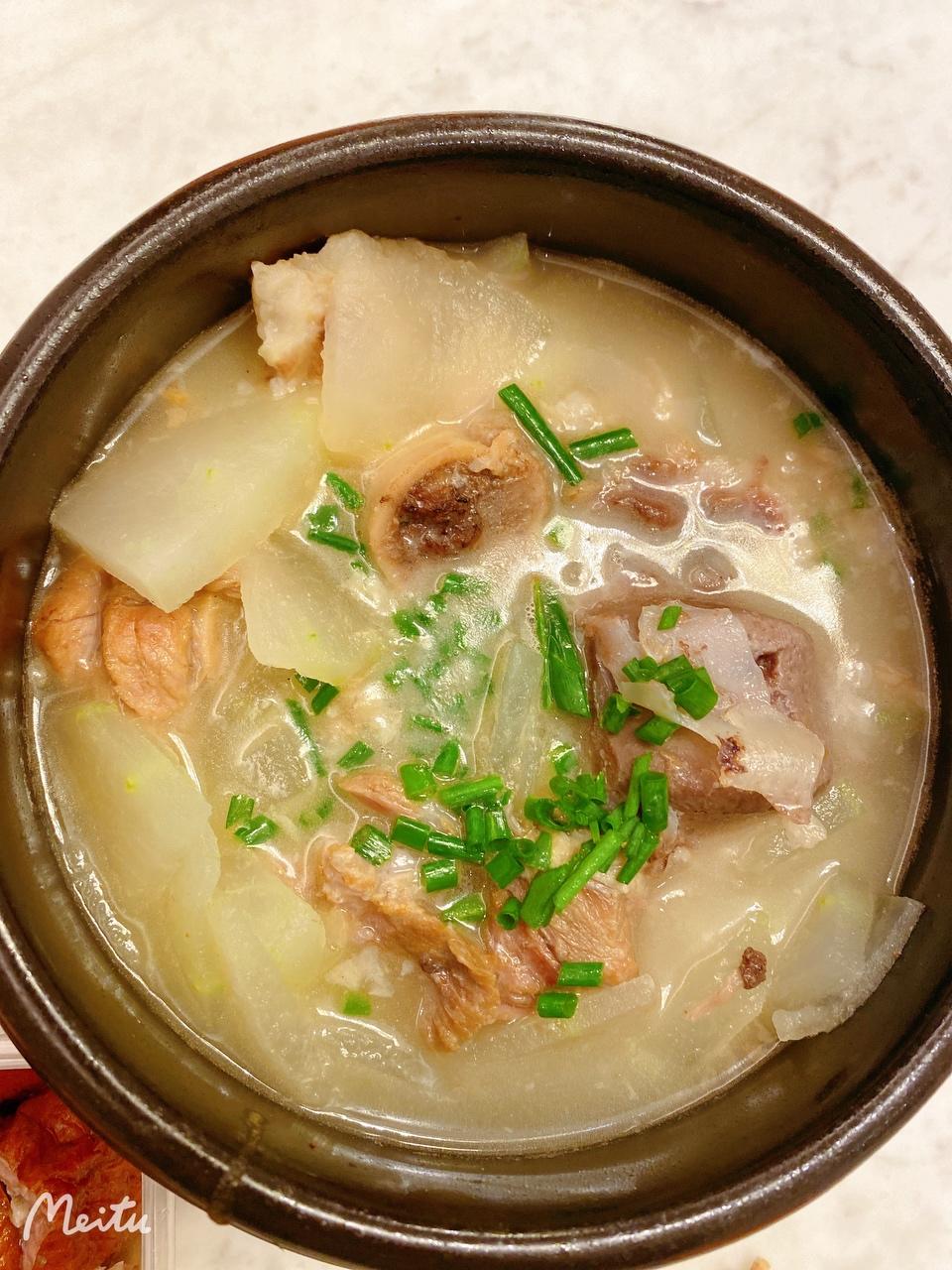 筒骨冬瓜汤的做法