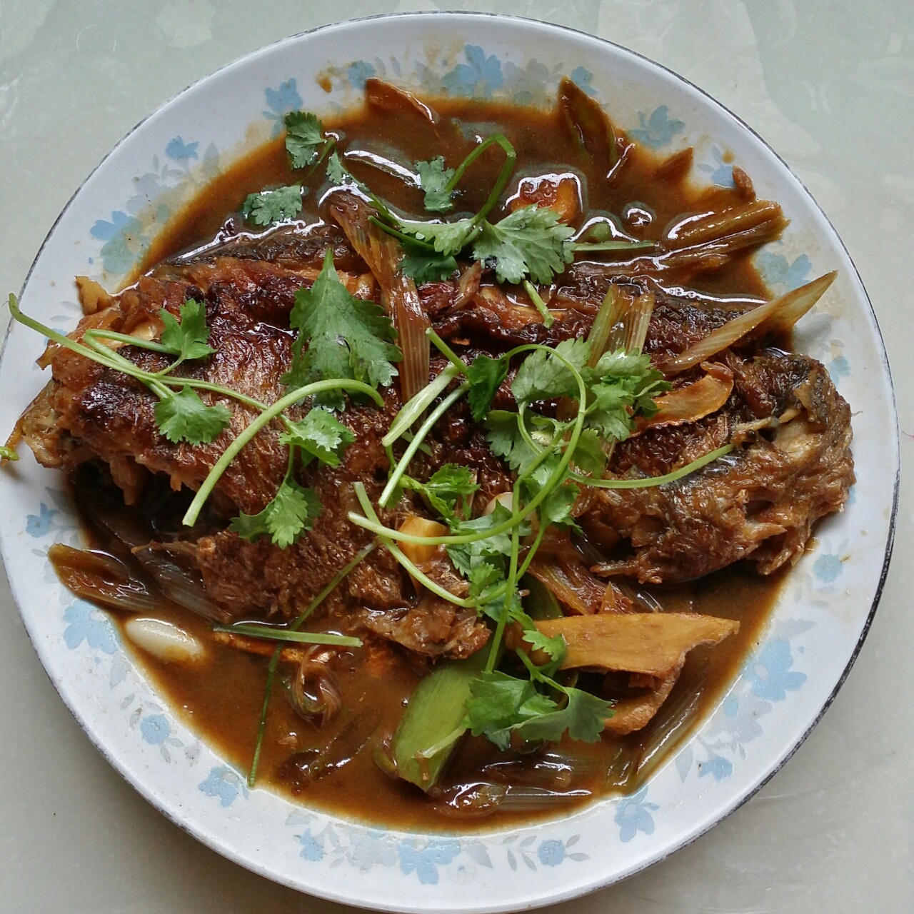 红烧黄鱼—鱼皮不破的小窍门