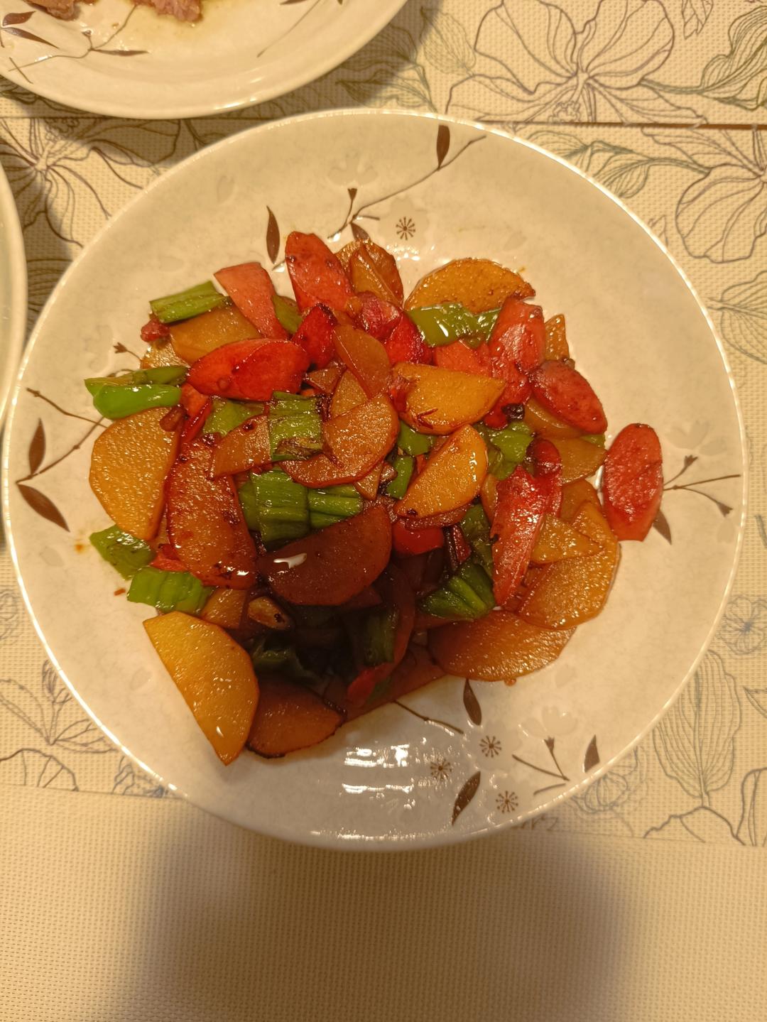土豆片炒火腿肠