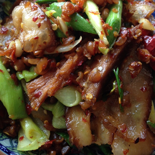 高山农家柴火烟熏腊肉炒黑豆豉