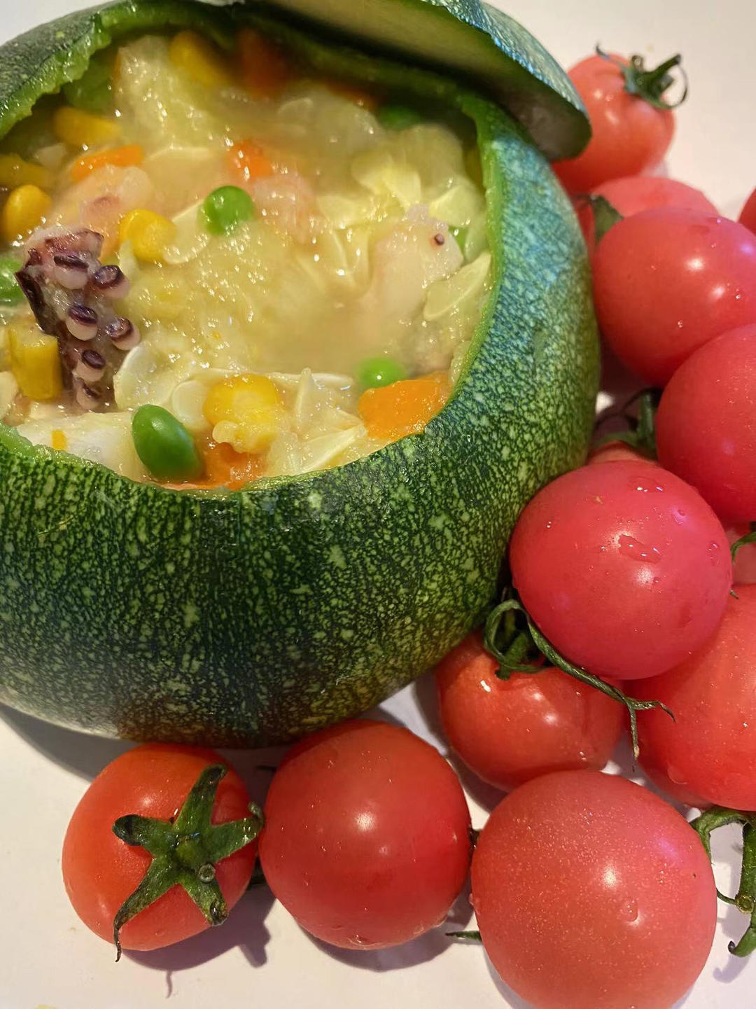 圆西葫芦盅蒸海鲜