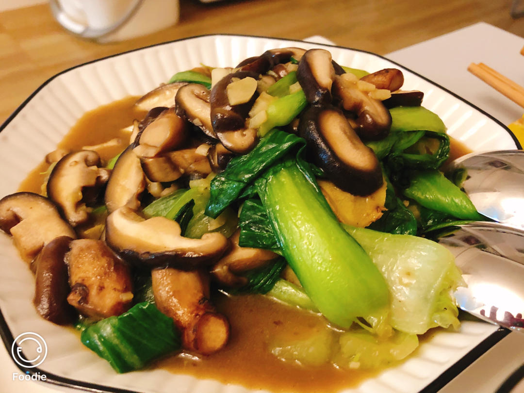 老丁的私房菜-香菇炒油菜