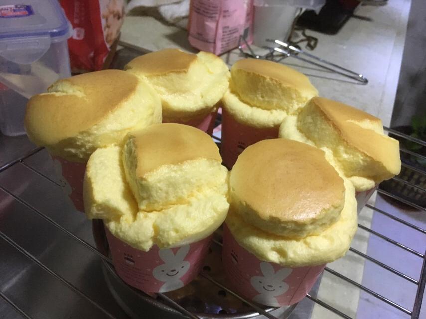 舒芙蕾纸杯蛋糕的做法