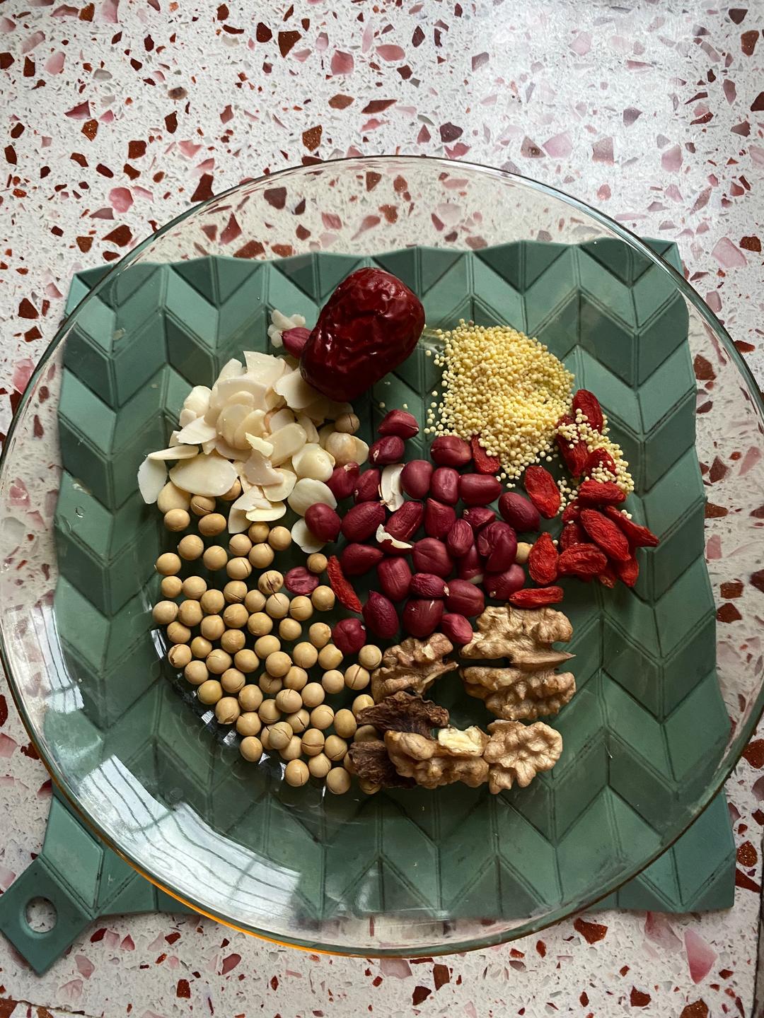 超级香的养生五谷豆浆