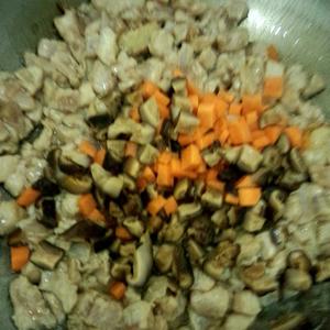 家常杂蔬炒鸡丁的做法 步骤7