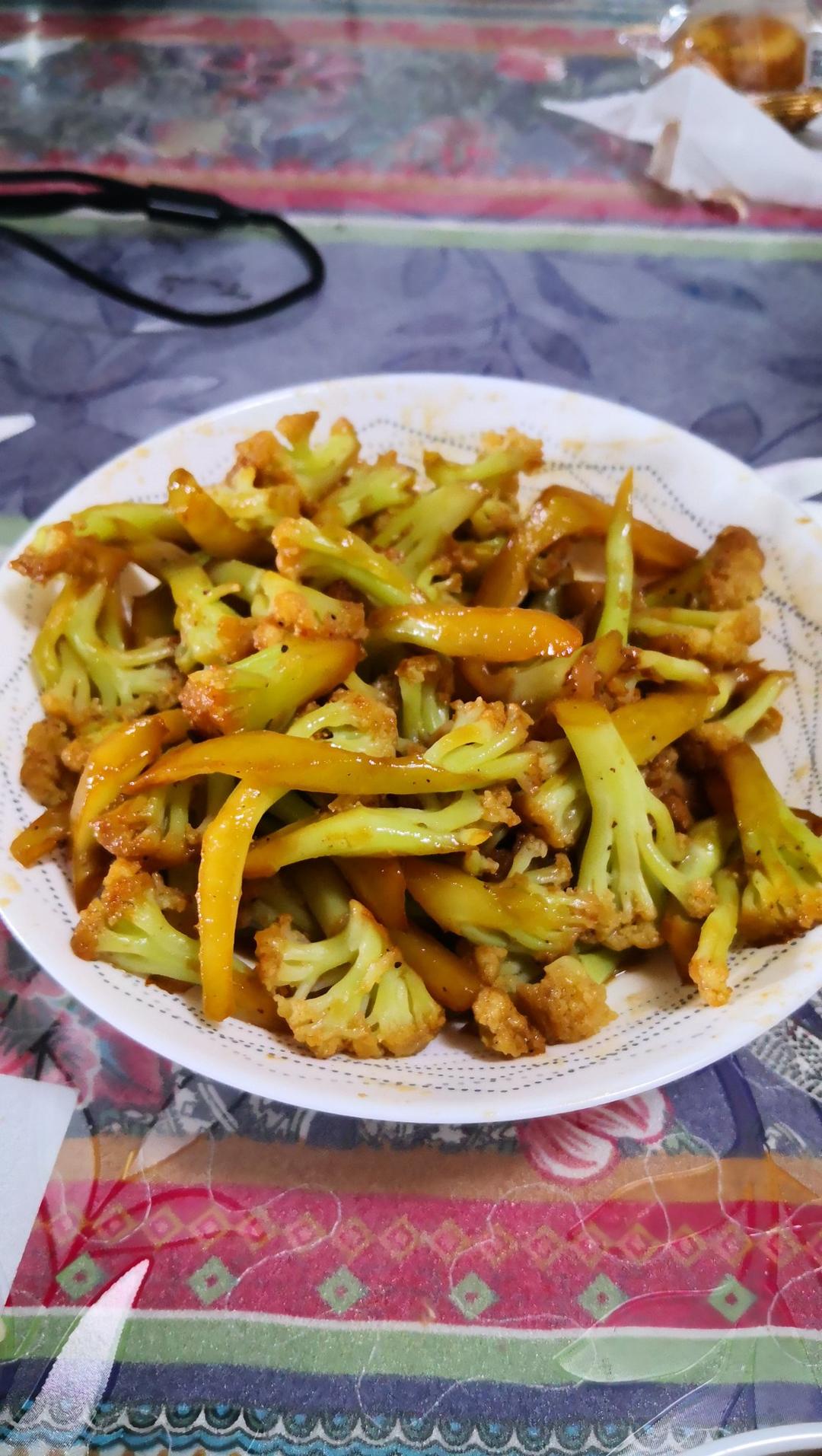 干煸菜花（花菜炒肉）