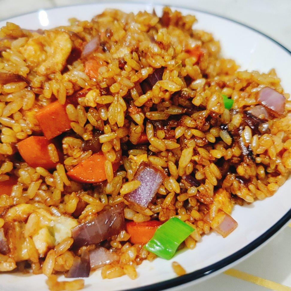 好吃到舔盘的酱油炒饭！