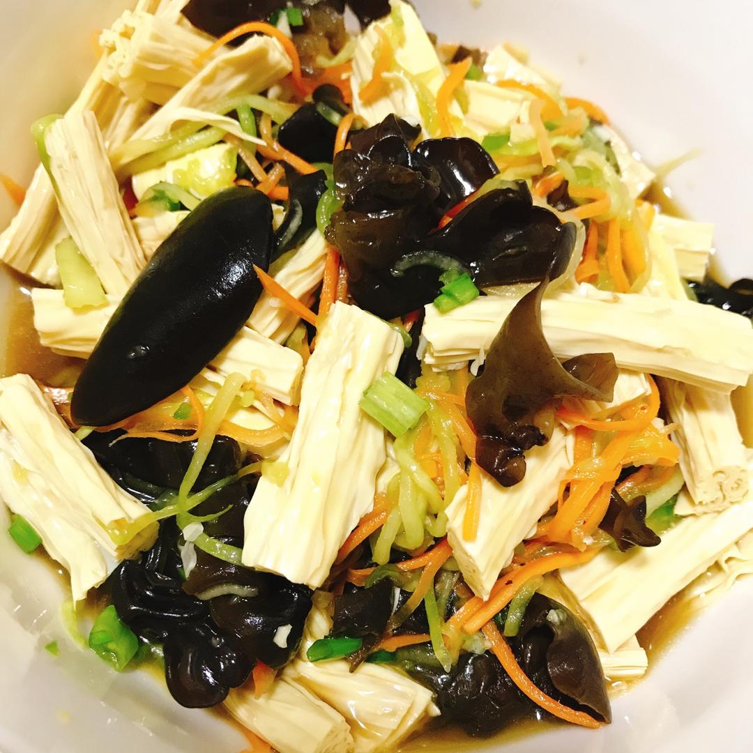 凉拌（腐竹木耳黄瓜）