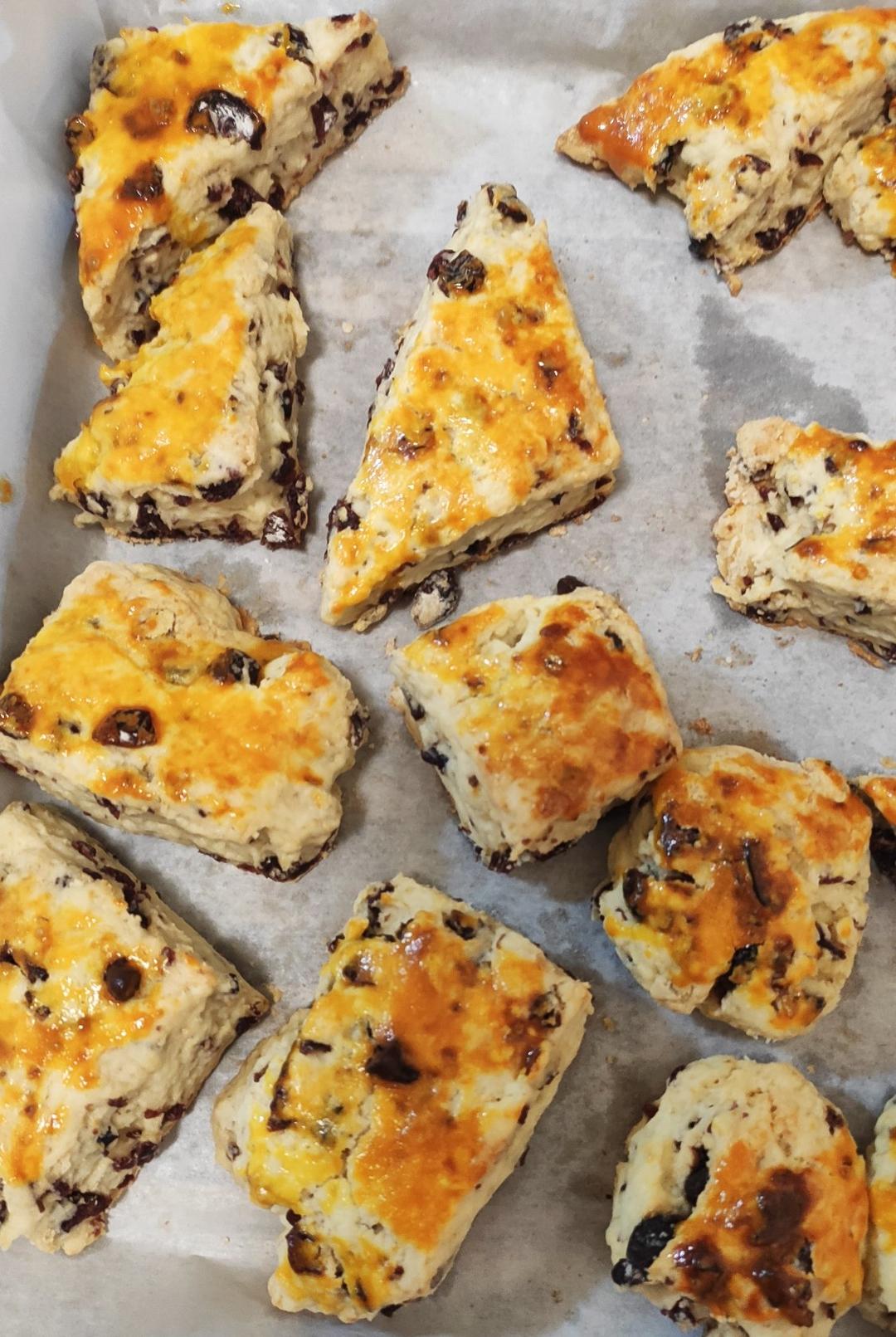 消耗淡奶油的司康