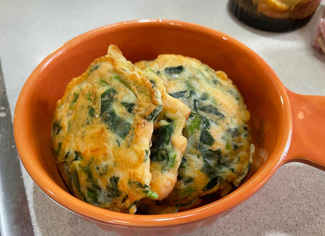 三文鱼菠菜鸡蛋饼 宝宝辅食食谱