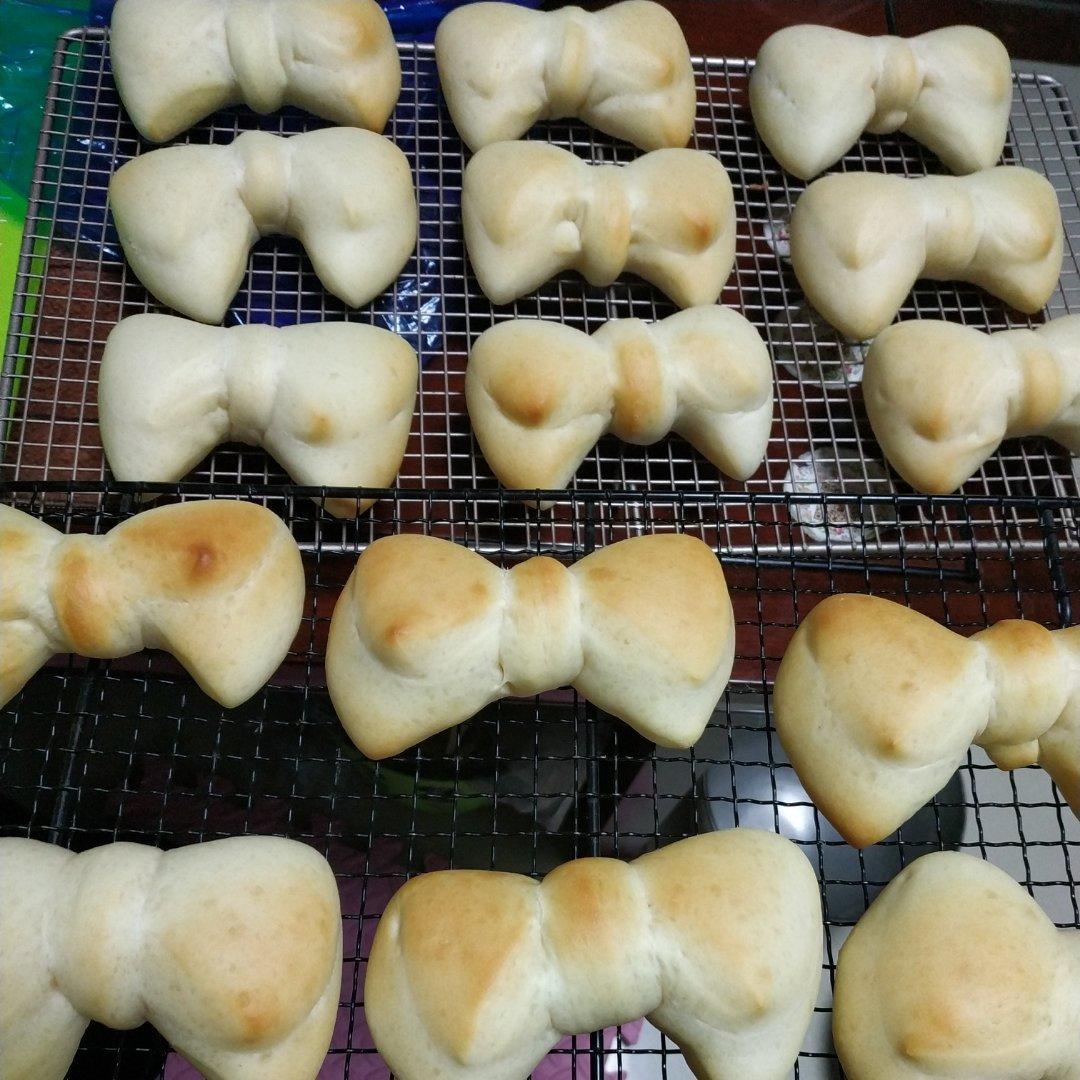 少女心的蝴蝶结面包