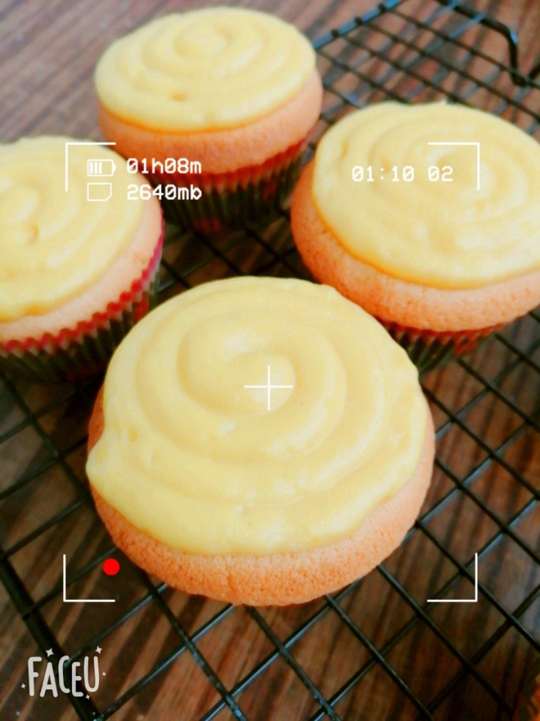 香甜不腻的——卡仕达杯子蛋糕