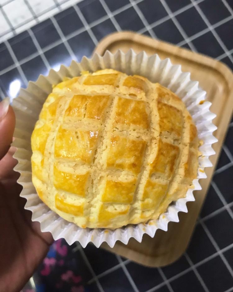 好吃到炸裂的港式菠萝包（附带制作酥皮的小视频）