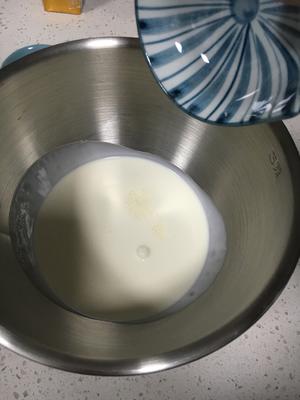 无冰渣的抹茶冰淇淋一一入口细腻，熟蛋黄版的做法 步骤9