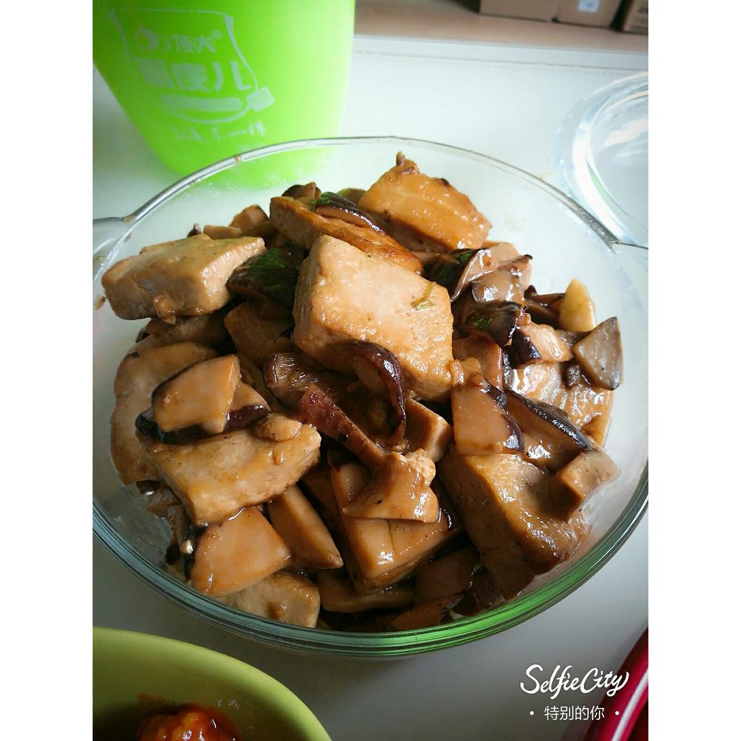 蘑菇烧豆腐