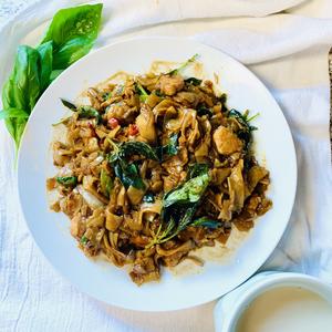 泰式辣炒粉Thai Drunken Noodles (Pad Kee Mao)的做法 步骤6