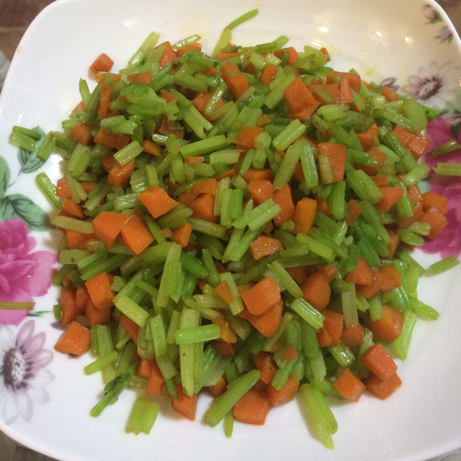 芹菜胡萝卜碎