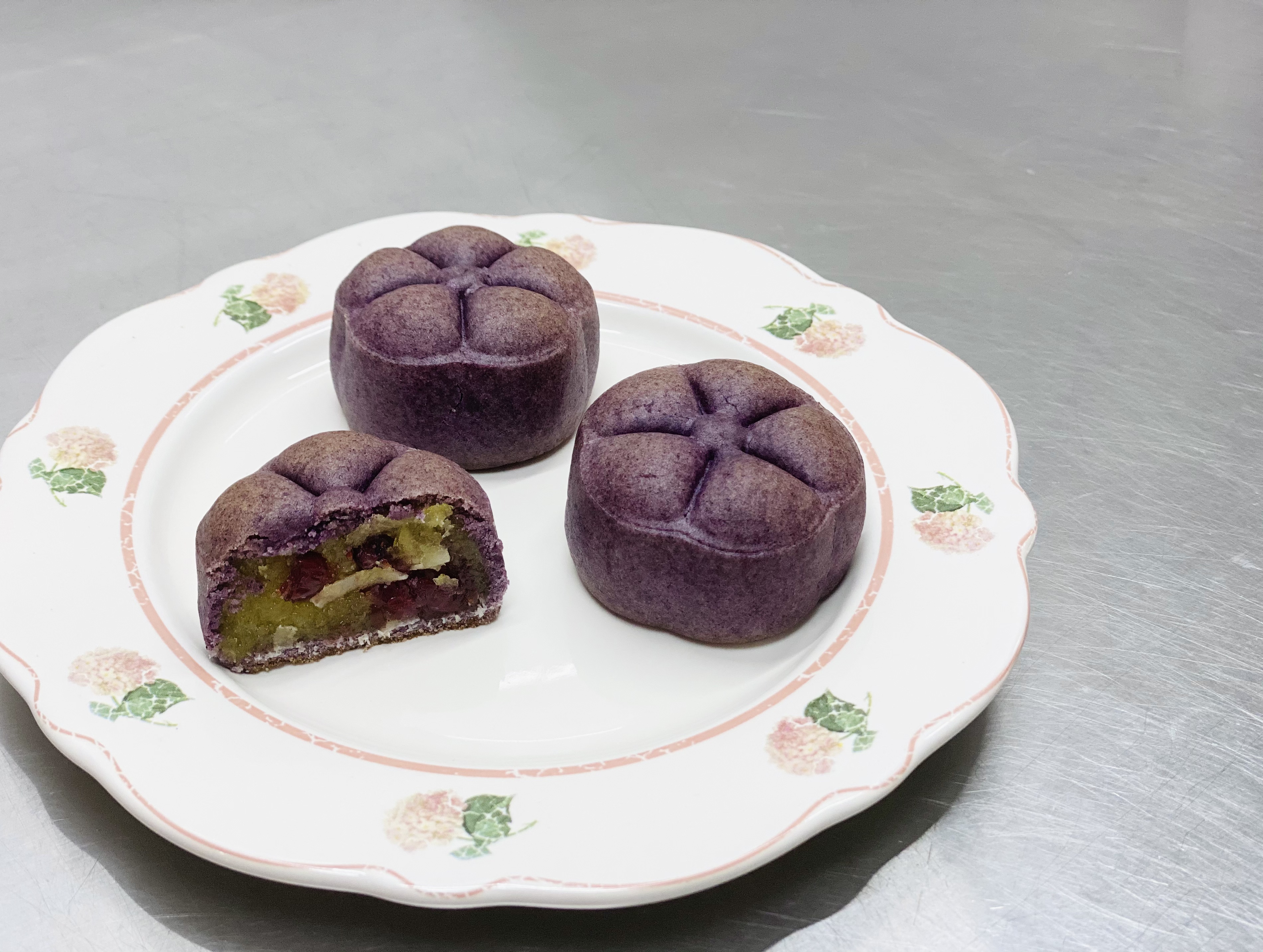 黑加仑椰丝蔓越莓月饼 黑醋栗椰蓉月饼 酸酸甜甜的做法