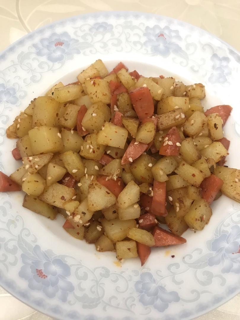 香辣过瘾的孜然土豆火腿，比路边摊还好吃
