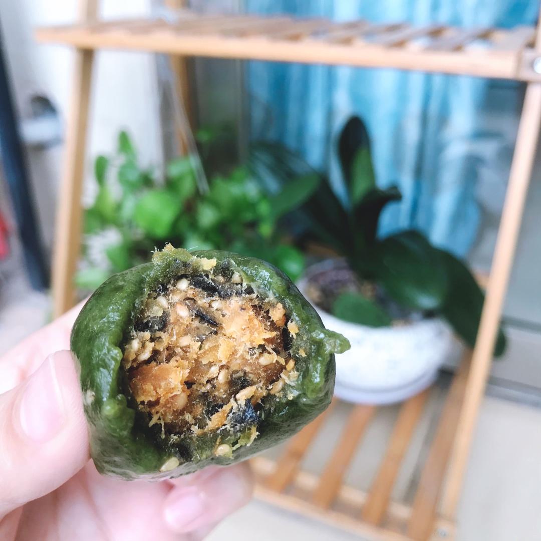 网红青团～～咸蛋黄肉松青团