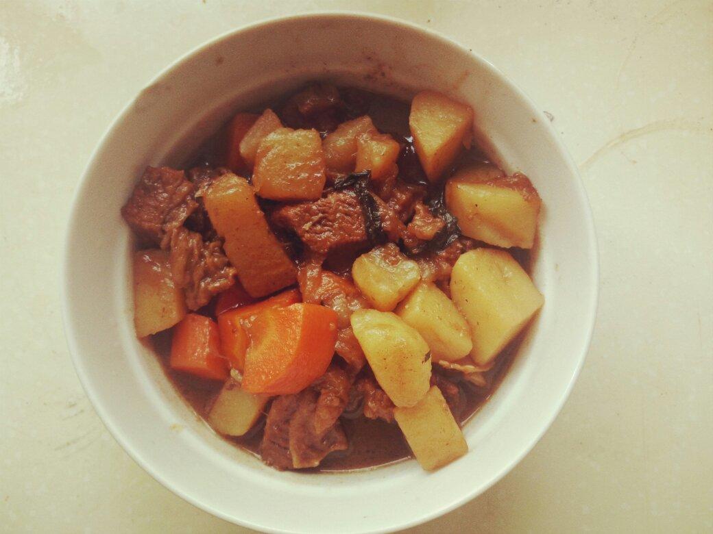 沙沙土豆胡萝卜炖牛肉