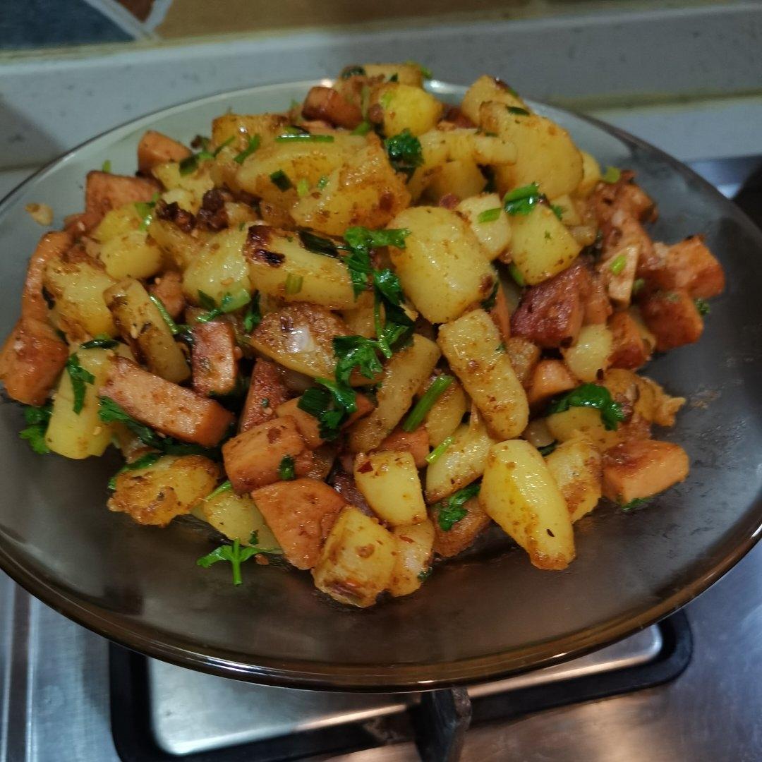 孜然土豆午餐肉