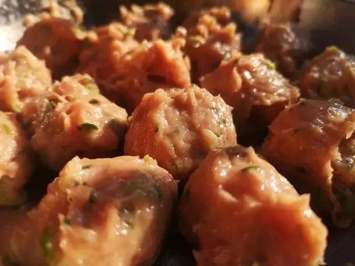 香菜肉丸