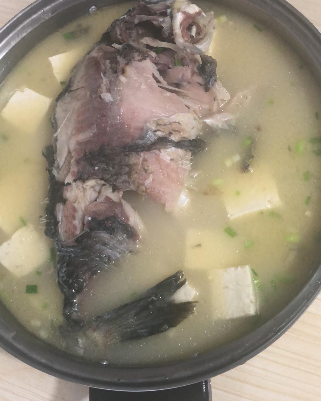 鲫鱼豆腐汤