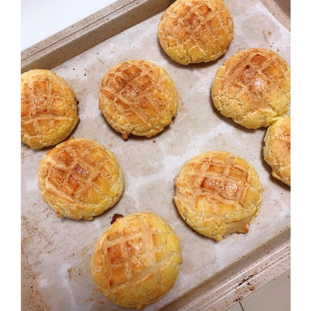 好吃到炸裂的港式菠萝包（附带制作酥皮的小视频）