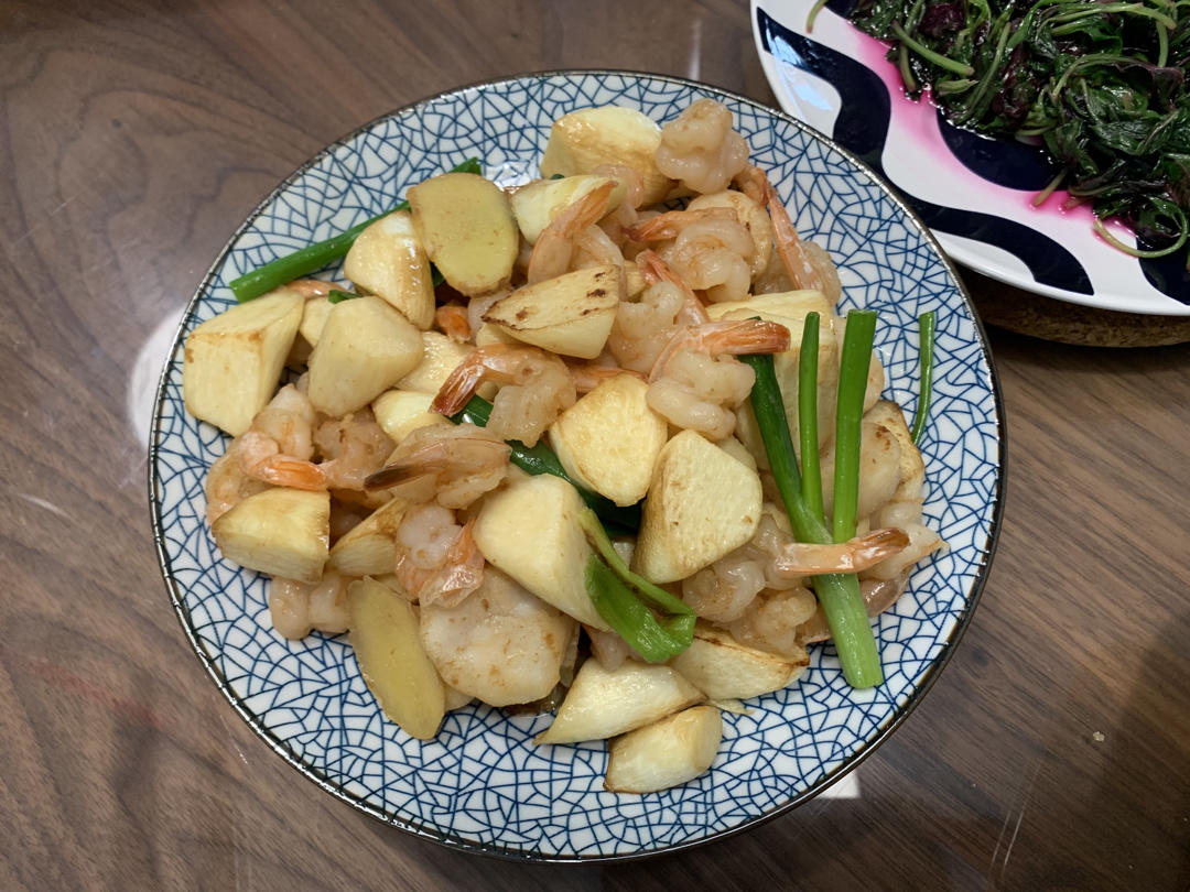 有汤汁的茭白炒虾，鲜美无比