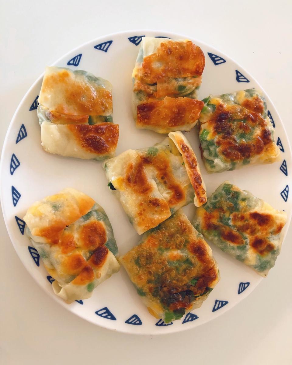 皮薄馅多的韭菜盒子