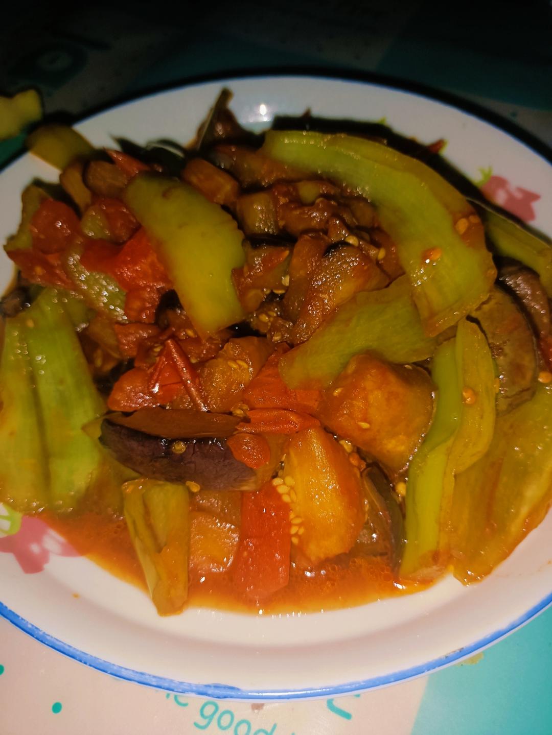 5分钟快手下饭菜#番茄炒茄子🍅番茄家族