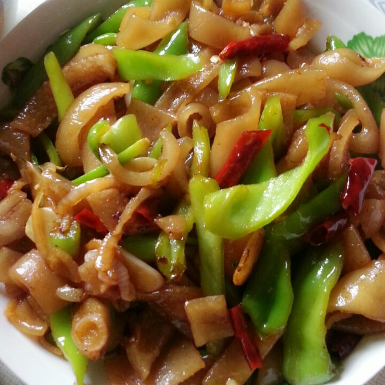 只是用摸了辣椒的手摸了脸.