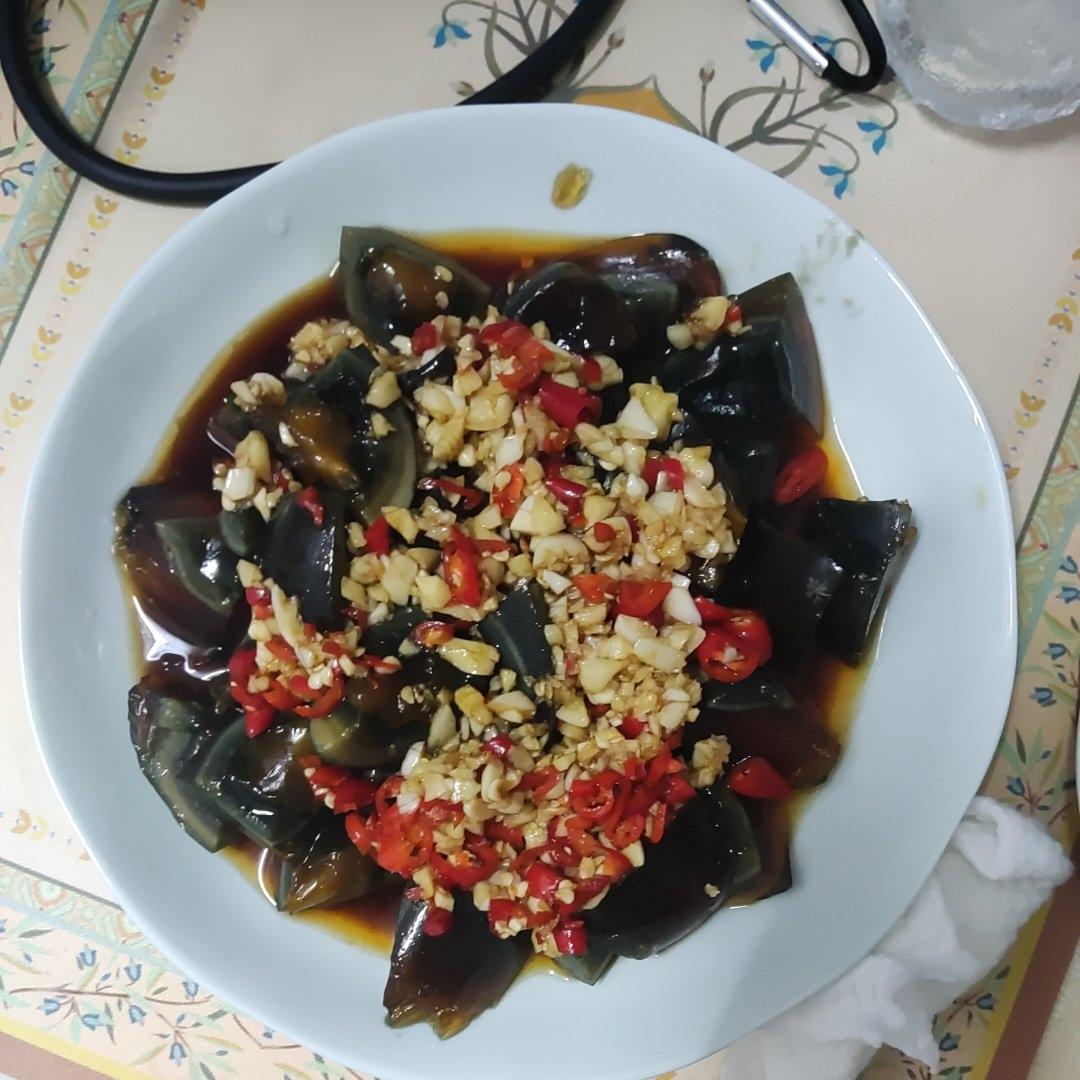 凉拌皮蛋