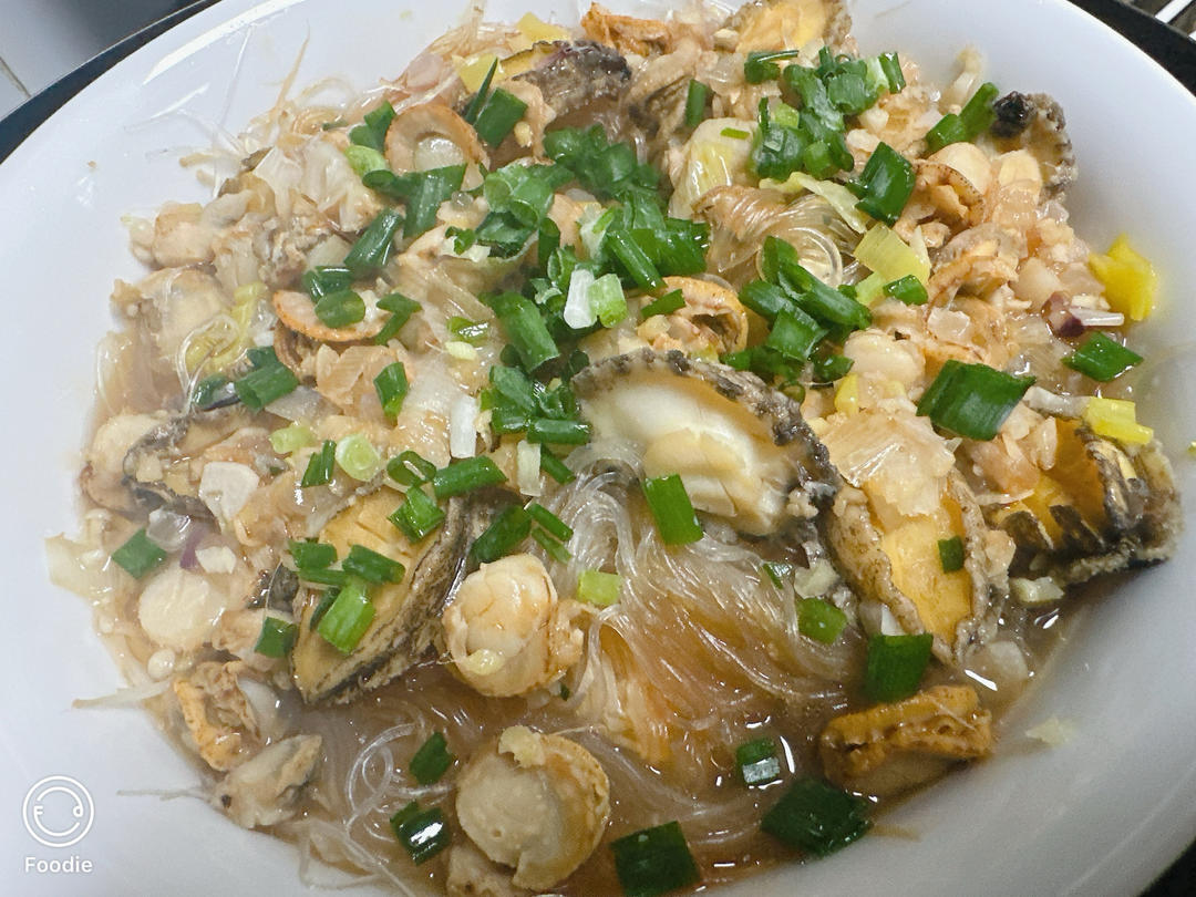 蒜蓉扇贝肉蒸粉丝