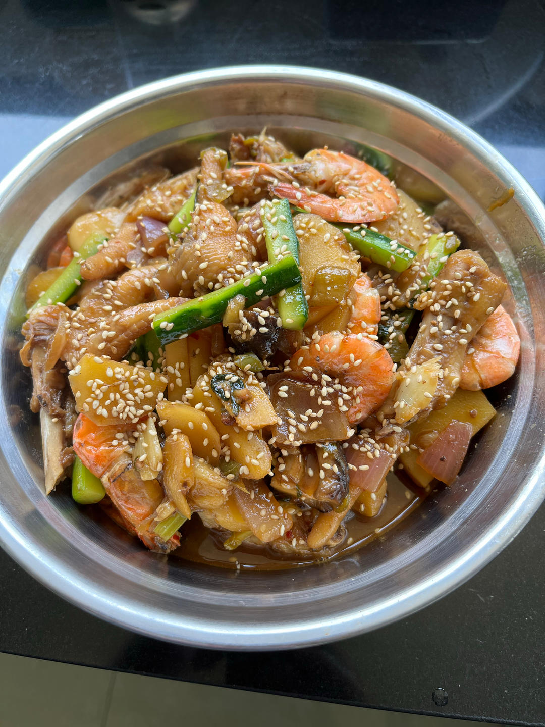超简单的明虾鸡爪煲