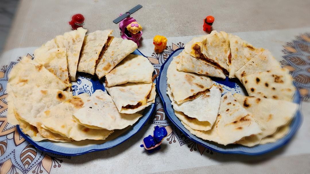 【健康少油】墨西哥红椒酱牛肉卷饼quesadillas（附红椒酱做法）